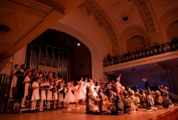 Filharmonijoje – kaip gyvenime: šalia profesionalų – vos vaikščioti pradėję mažyliai