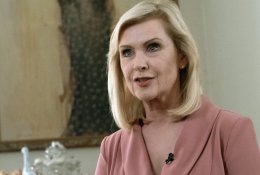 Telefoninius pokalbius senjorams siūlanti „Sidabrinė linija“ pristato socialinę kampaniją