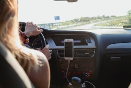Siūloma įpareigoti pavežėjus automobilio salone turėti vaizdo registratorių