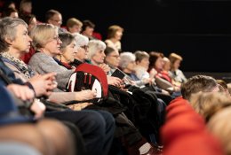 „Kino pavasaryje“ radosi erdvė senjorų kino klubui – pristatyta meilės tragikomedija