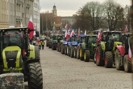 Lenkijos ūkininkai nutraukia visų sienos su Ukraina perėjimo punktų blokadas