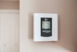 VERT: šiemet gyventojams turėtų pigti šiluma ir elektra, gamtinių dujų kaina laikysis panašiame lygyje
