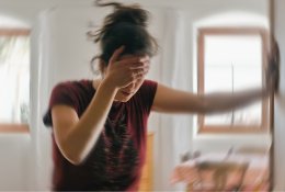 Bent kartą per gyvenimą nualpsta maždaug kas trečias žmogus – kada dėl šios būklės reikėtų sunerimti?