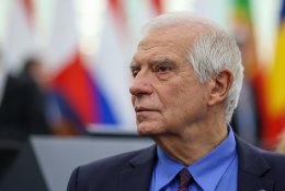Aukščiausiasis ES diplomatas: Ukraina turi teisę smogti į Rusijos teritoriją