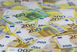 Lietuvos bankas: kitais metais minimali alga turėtų siekti 1070 eurų