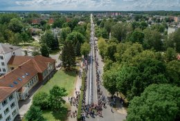 Pasiektas ilgiausio vištienos vaišėmis nukrauto stalo rekordas