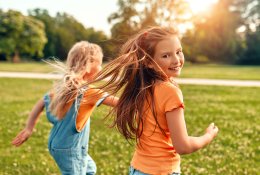 Kuo užimti iš stovyklų grįžusius vaikus? 7 nemokamų lavinančių veiklų idėjos visai šeimai
