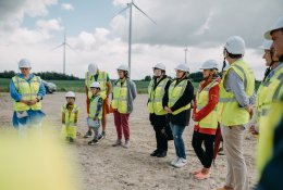 Baltijos jūroje mato naujo turizmo objekto potencialą: užsienyje vėjo elektrinės pritraukia minias turistų
