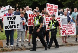 Kas kursto protestus Jungtinėje Karalystėje?