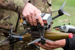 Visą Lietuvos kariuomenę planuojama aprūpinti FPV dronais