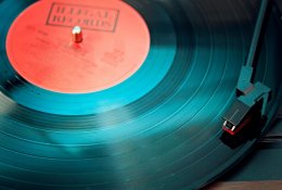 Seni muzikos įrašai ir garso aparatūra: ką geriau išmesti, o kas tikrai vertinga?