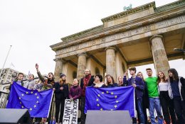 Vokietija nerimauja dėl kraštutinių dešiniųjų populiarumo