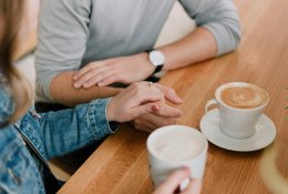 Pažinčių programėlės griebiasi dirbtinio intelekto: ar jis padės užmegzti tikrą ryšį?