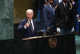 J. Bidenas: turim tęsti paramą Ukrainai