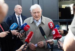 V. Adamkus: D. Trumpo bendravimas su į konfliktą Ukrainoje įsitraukusiais pasaulio lyderiais kelia nerimą