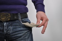 Trečdalis Lietuvos gyventojų mano, kad jų finansinė padėtis pablogėjo
