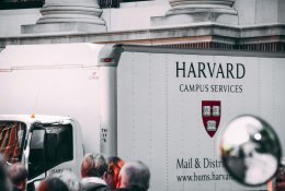 Harvardo universitetui – D. Trumpo administracijos kirtis: kaltina antisemitizmu, įšaldė įspūdingą finansavimą