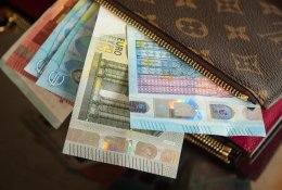 Tyrimas atskleidė, kokia suma leistų lietuviams jaustis turtingiems