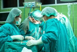 JAV medikai pirmą kartą pasaulyje žmogui transplantavo šlapimo pūslę