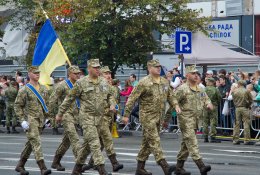 Ukraina sušvelnino draudimą 18-22 metų amžiaus vyrams keliauti į užsienį