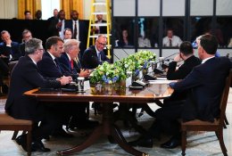 26 šalys pasirengusios dalyvauti užtikrinant Ukrainos saugumą po karo