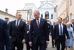 Nawrockis: Vokietija galėtų sumokėti už Antrąjį pasaulinį karą stiprindama Lenkijos kariuomenę