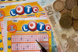 Vokietis palto kišenėje rado 15 mln. eurų laimėjusį loterijos bilietą
