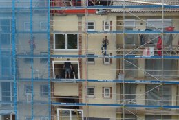 Renovuoji ar statai? Fasadinių pastolių nuoma - saugumas ir efektyvumas be kompromisų