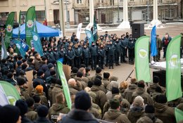 Pareigūnai – neviltyje: algos padidinimas 8 eurais kelia juoką pro ašaras