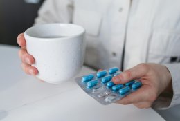 Gydytoja: daugybė žmonių pernelyg tiki maisto papildais ar žoliniais preparatais