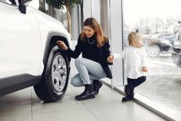 Prabanga už prieinamą kainą ar spąstai pirkėjui: kada senesnis premium automobilis apsimoka?