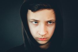 Paauglių nerimas: kai meilė ir santykiai tampa priklausomi nuo vaiko pasiekimų