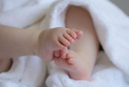 Gimstamumo krizei įveikti užtektų didesnių išmokų?