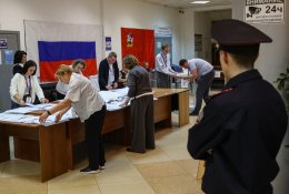 Griežtai kontroliuojamus parlamento „rinkimus“ Rusijoje laimėjo Putino partija