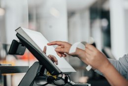 Be patirties ir net be profesijos: kokios darbo galimybės šiandien atsiveria lietuviams?