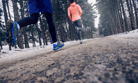 Sportuoti lauke žiemą – misija įmanoma: kaip tinkamai pasiruošti sportui prie neigiamos temperatūros?