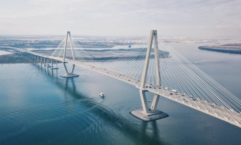 Stato tiltus iš netradicinės medžiagos – ji geresnė nei betonas?