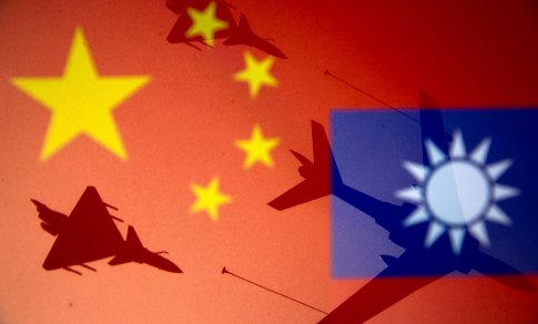 Kinijos karo žaidimai netoli Taivano kelia pavojų dar labiau sutrikdyti pasaulinę tiekimų grandinę