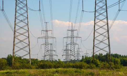 R. Pocius: vartotojai turėtų peržiūrėti su elektros tiekėjais sudarytas sutartis