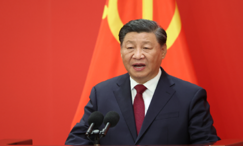 Si Dzinpingas prisaikdintas trečiajai Kinijos prezidento kadencijai