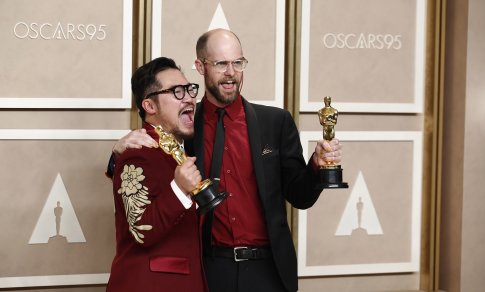 Per „Oskarų“ teikimo ceremoniją triumfavo filmas „Viskas iškart ir visur“