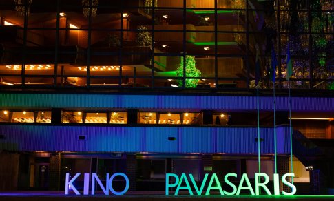 „Kino pavasaryje“ – daugiau nei kinas: 9 valandų seansas, eksperimentinis filmas-instaliacija ir vakarėlis su filmo herojumi