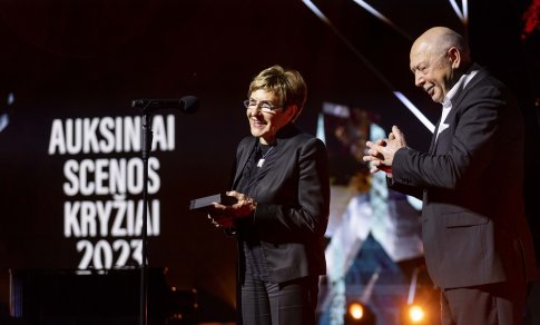 „Auksiniais scenos kryžiais“ pagerbti geriausi 2022 metų scenos menininkai