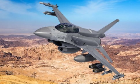 Pentagono vadovas: Ukraina ateityje gaus F-16 naikintuvų