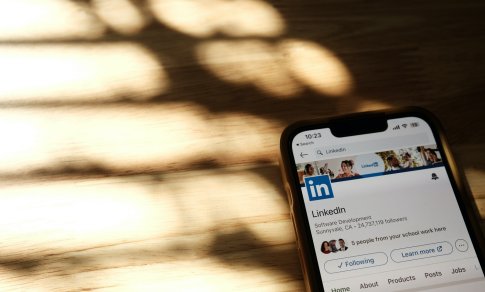 „LinkedIn“ naujovės: darbo paieška pagal vertybes ir profilį tobulinantis dirbtinis intelektas
