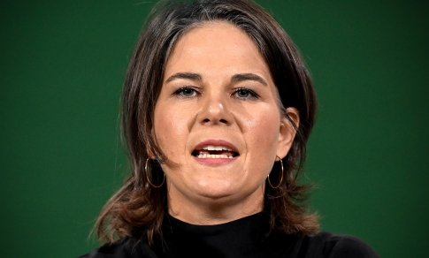 A. Baerbock: Ukraina negali tapti NATO nare karo įkarštyje