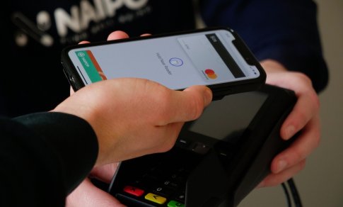 Tradicinę piniginę jau pakeitėte skaitmenine? Ekspertas atsakė, ar ja naudotis saugu