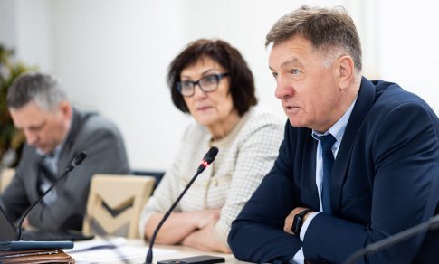 A. Butkevičius kritikuoja Finansų ir Susisiekimo ministerijas: 2022 m. buvo įgyvendinta 30 proc. planuotų darbų