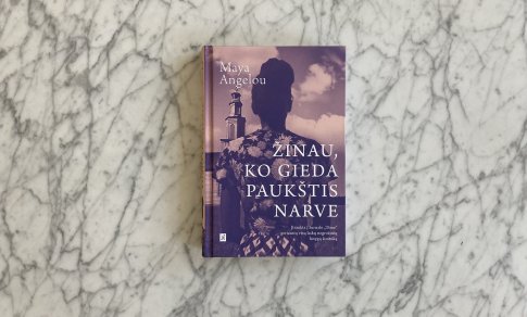 JAV kultūros ikonos M. Angelou biografijoje vaikystės trauma išgyvenama per meilę ir atjautą
