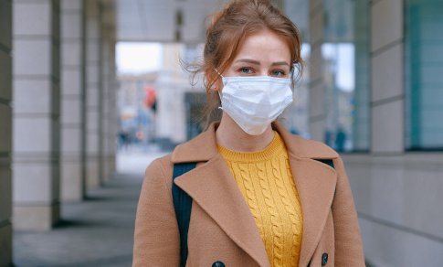 Artėja dalijimosi virusais sezonas: gydytoja pataria prisiminti ir apsaugines veido kaukes